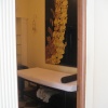 Панно желтые цветы в интерьере ванной комнаты